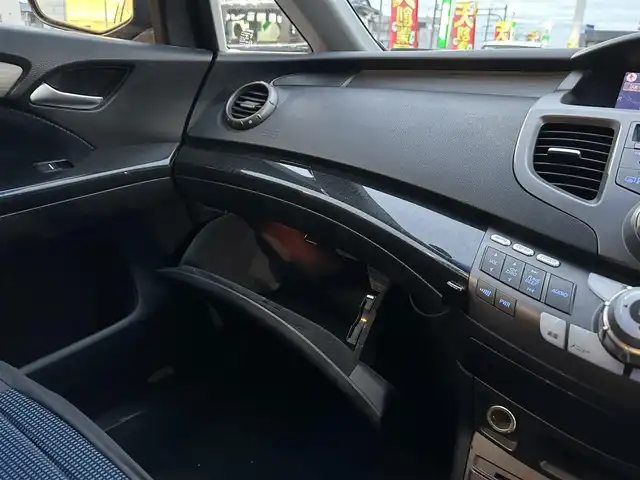 ホンダ オデッセイ アブソルート 静岡県 2005(平17)年 13.5万km ナイトホークブラックパール 純正ナビ/(CD/DVD)/TV/バックカメラ/クルーズコントロール/横滑り防止装置/ハーフレザー/リモコンキー/スペアキー×1/ETC/純正17インチアルミホイール/純正フロアマット/保証書/取扱説明書