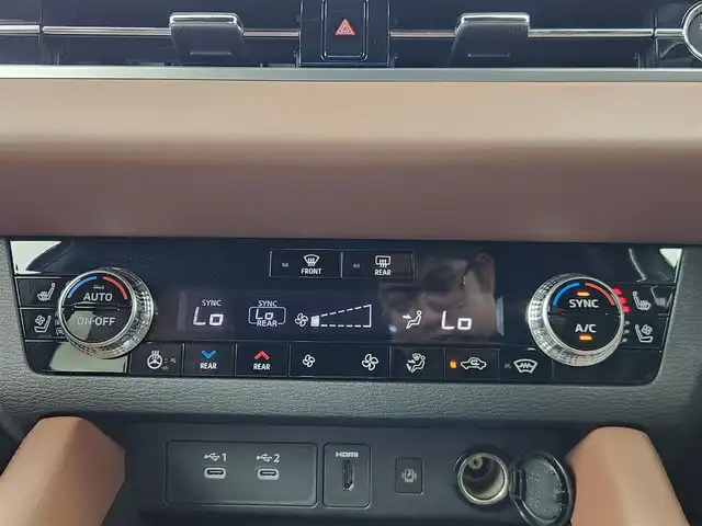 三菱 アウトランダー ＰＨＥＶ P エグゼクティブパッケージ 愛知県 2024(令6)年 1.6万km グレーⅡ パノラマルーフ/YAMAHAアルティメットサウンド/純正ディスプレイオーディオ/　（ＢＴ／フルセグ/AppleCarPlay/AndroidAuto）/パノラミックビューモニター/前後ドラレコ/ＥＴＣ２．０/パワーシート／シートヒーター/パワーバックドア/純正２０インチＡＷ