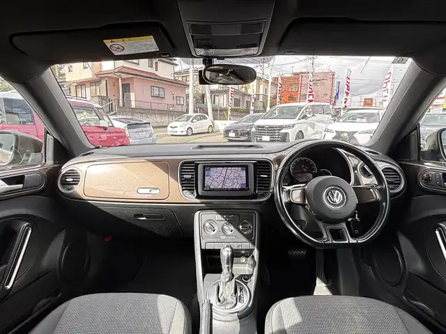 フォルクスワーゲン ザ・ビートル デザイン 熊本県 2014(平26)年 8.6万km グラシオーサブラウンメタリック 社外SDナビ（CN-R300D）/【フルセグTV/CD/DVD/SDオーディオ】/バックカメラ/純正16インチアルミホイール/HIDヘッドライト/ETC/ドライブレコーダー/フロアマット/取扱説明書/リモコンキー