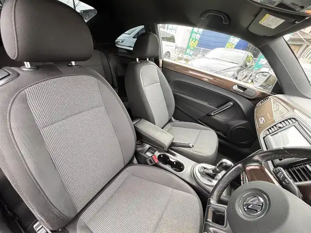 フォルクスワーゲン ザ・ビートル デザイン 熊本県 2014(平26)年 8.6万km グラシオーサブラウンメタリック 社外SDナビ（CN-R300D）/【フルセグTV/CD/DVD/SDオーディオ】/バックカメラ/純正16インチアルミホイール/HIDヘッドライト/ETC/ドライブレコーダー/フロアマット/取扱説明書/リモコンキー