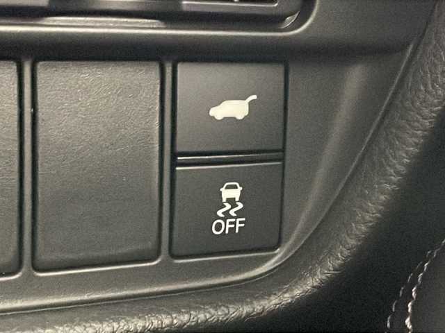 ホンダ ＺＲ－Ｖ ハイブリッド e:HEV Z 愛知県 2024(令6)年 0.3万km プラチナホワイトパール 純正9インチナビ/マルチビューカメラシステム/フルセグTV・Bluetooth/BOSEサウンド/ワイヤレス充電器/ETC2.0/本革シート/運転席助手席パワーシート/運転席助手席シートヒーター/ハンズフリーアクセステールゲート/純正18インチアルミホイール/ホンダセンシング/衝突軽減ブレーキ/先行車発進お知らせ/歩行者事故低減ステアリング/路外逸脱抑制/標識認識/渋滞追従機能付アダプティブクルーズコントロール/車線維持支援システム/トラフィックジャムアシスト(渋滞運転支援)/ブラインドスポットインフォメーション/後退出庫サポート/ヒルディセントコントロール/アダプティブドライビングビーム/LEDヘッドライト/オートライト/革巻きステアリング/パドルシフト/スマートキー/プッシュスタート/スペアキー/保証書・取扱説明書