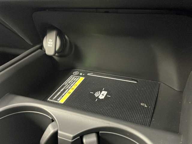 ホンダ ＺＲ－Ｖ ハイブリッド e:HEV Z 愛知県 2024(令6)年 0.3万km プラチナホワイトパール 純正9インチナビ/マルチビューカメラシステム/フルセグTV・Bluetooth/BOSEサウンド/ワイヤレス充電器/ETC2.0/本革シート/運転席助手席パワーシート/運転席助手席シートヒーター/ハンズフリーアクセステールゲート/純正18インチアルミホイール/ホンダセンシング/衝突軽減ブレーキ/先行車発進お知らせ/歩行者事故低減ステアリング/路外逸脱抑制/標識認識/渋滞追従機能付アダプティブクルーズコントロール/車線維持支援システム/トラフィックジャムアシスト(渋滞運転支援)/ブラインドスポットインフォメーション/後退出庫サポート/ヒルディセントコントロール/アダプティブドライビングビーム/LEDヘッドライト/オートライト/革巻きステアリング/パドルシフト/スマートキー/プッシュスタート/スペアキー/保証書・取扱説明書