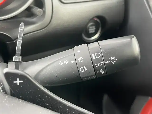 スズキ スイフト スポーツ 島根県 2023(令5)年 3.3万km ピュアホワイトP 純正ディスプレイオーディオ　/(AM/FM/DVD再生/Ｂｌｕｅｔｏｏｔｈ接続)/スズキ セーフティ サポート　/・デュアルセンサーブレーキサポートII/・ペダル踏み間違い時加速抑制機能/・車線逸脱抑制機能/・アダプティブクルーズコントロール/ブラインドスポットモニター/後方コーナーセンサー/運転席シートヒーター/パドルシフト/スマートキー/純正ＬＥＤヘッドライト　/純正１７インチアルミホイール/純正フロアマット