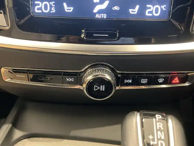 ボルボ Ｖ６０ T5 インスクリプション 熊本県 2019(令1)年 4.3万km ぺブルグレー ・純正ナビ（CD/BT/USB/AppleCarPlay/AndroidAuto）/・フルセグTV /・360度カメラ /・茶革シート /・パワーシート(D/N)/・シートヒーター(D/N)/・シートメモリー(D/N) /・harmankardonサウンド/・シティセーフティ /・レーンキープアシスト/・ACC /・HUD/・ブラインドスポットモニター/・パワーバックドア /・コーナーセンサー/・タイヤ空気圧センサー