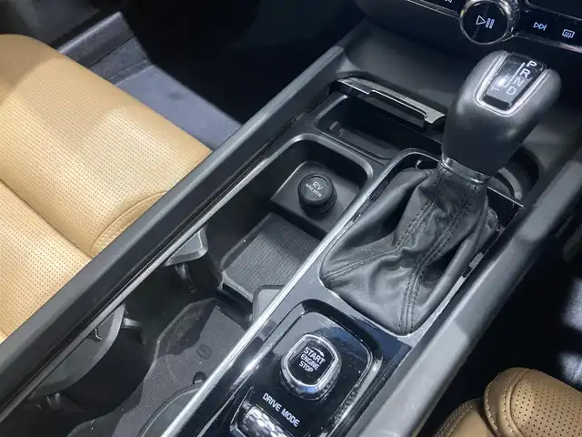 ボルボ Ｖ６０ T5 インスクリプション 熊本県 2019(令1)年 4.3万km ぺブルグレー ・純正ナビ（CD/BT/USB/AppleCarPlay/AndroidAuto）/・フルセグTV /・360度カメラ /・茶革シート /・パワーシート(D/N)/・シートヒーター(D/N)/・シートメモリー(D/N) /・harmankardonサウンド/・シティセーフティ /・レーンキープアシスト/・ACC /・HUD/・ブラインドスポットモニター/・パワーバックドア /・コーナーセンサー/・タイヤ空気圧センサー
