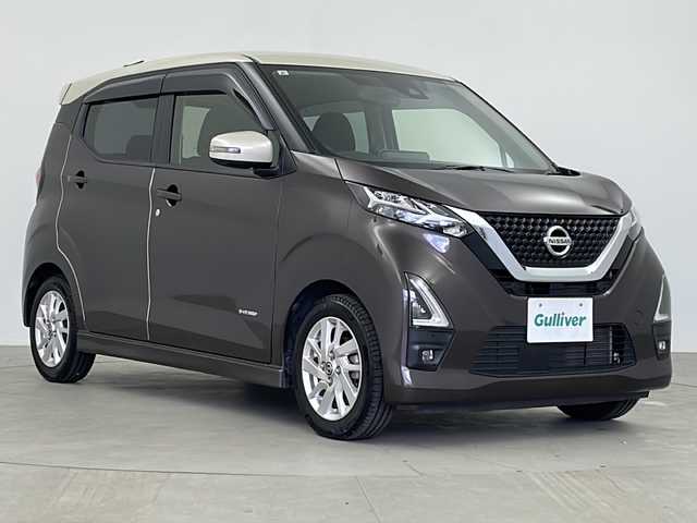 日産 デイズ HWS X プロパイロットED 鹿児島県 2021(令3)年 6.2万km フローズンバニラパール/アッシュブラウンM 純正９インチナビ/（CD/DVD/BT/フルセグTV）/アラウンドビューモニター/電動パーキングブレーキ/オートホールド/プロパイロット/純正ドライブレコーダー/プッシュスタート/アイドリングストップ/純正ドアバイザー/純正フロアマット/スマートキー/スペアキー/オートライト/LED ヘッドライト