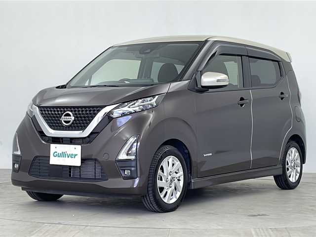 日産 デイズ HWS X プロパイロットED 鹿児島県 2021(令3)年 6.2万km フローズンバニラパール/アッシュブラウンM 純正９インチナビ/（CD/DVD/BT/フルセグTV）/アラウンドビューモニター/電動パーキングブレーキ/オートホールド/プロパイロット/純正ドライブレコーダー/プッシュスタート/アイドリングストップ/純正ドアバイザー/純正フロアマット/スマートキー/スペアキー/オートライト/LED ヘッドライト