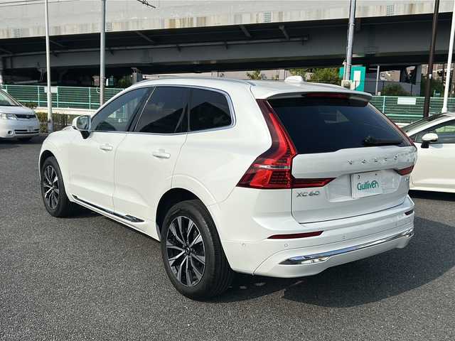 ボルボ ボルボ ＸＣ６０ アルティメット B5 AWD 東京都 2022(令4)年 3.2万km クリスタルホワイトP ワンオーナー/アイドリングストップ/クルーズコントロール/サンルーフ/プッシュスタート/ETC/Bluetooth/4WD/ミュージックプレイヤー接続（AppleCarPlay）/バックカメラ/スペアキー/過給機（ターボ）/カーテンエアバック