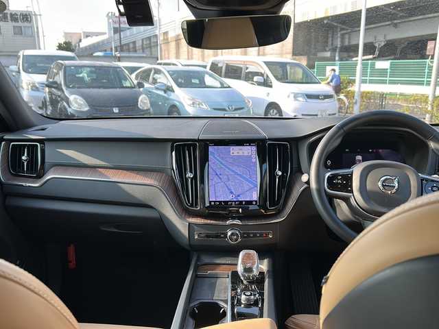 ボルボ ボルボ ＸＣ６０ アルティメット B5 AWD 東京都 2022(令4)年 3.2万km クリスタルホワイトP ワンオーナー/アイドリングストップ/クルーズコントロール/サンルーフ/プッシュスタート/ETC/Bluetooth/4WD/ミュージックプレイヤー接続（AppleCarPlay）/バックカメラ/スペアキー/過給機（ターボ）/カーテンエアバック