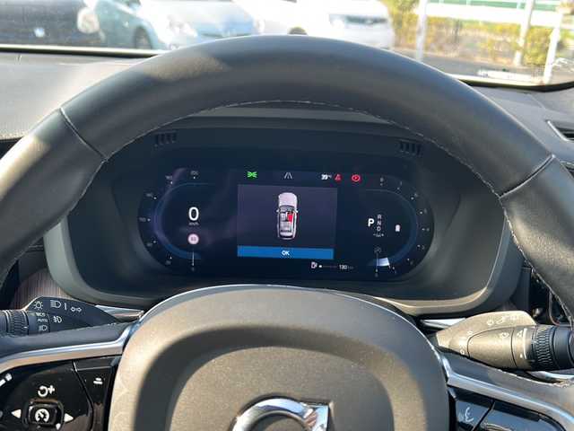 ボルボ ボルボ ＸＣ６０ アルティメット B5 AWD 東京都 2022(令4)年 3.2万km クリスタルホワイトP ワンオーナー/アイドリングストップ/クルーズコントロール/サンルーフ/プッシュスタート/ETC/Bluetooth/4WD/ミュージックプレイヤー接続（AppleCarPlay）/バックカメラ/スペアキー/過給機（ターボ）/カーテンエアバック