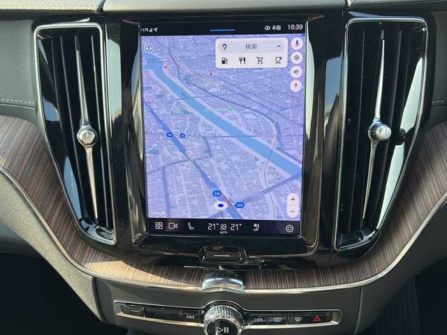 ボルボ ボルボ ＸＣ６０ アルティメット B5 AWD 東京都 2022(令4)年 3.2万km クリスタルホワイトP ワンオーナー/アイドリングストップ/クルーズコントロール/サンルーフ/プッシュスタート/ETC/Bluetooth/4WD/ミュージックプレイヤー接続（AppleCarPlay）/バックカメラ/スペアキー/過給機（ターボ）/カーテンエアバック