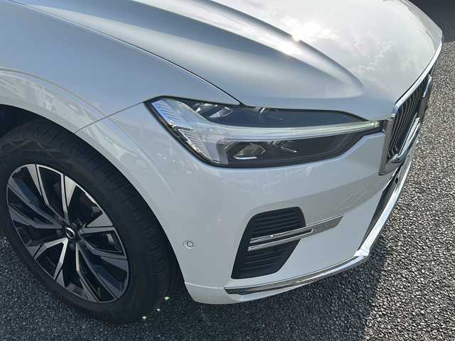ボルボ ボルボ ＸＣ６０ アルティメット B5 AWD 東京都 2022(令4)年 3.2万km クリスタルホワイトP ワンオーナー/アイドリングストップ/クルーズコントロール/サンルーフ/プッシュスタート/ETC/Bluetooth/4WD/ミュージックプレイヤー接続（AppleCarPlay）/バックカメラ/スペアキー/過給機（ターボ）/カーテンエアバック