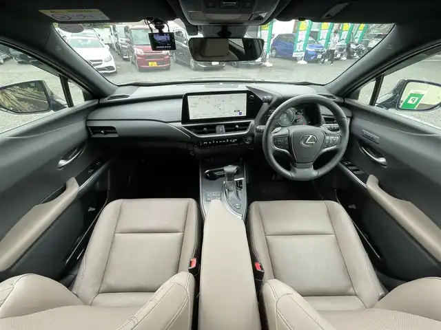 レクサス ＵＸ 250h グレイスフル エクスプローラー 東京都 2024(令6)年 0.8万km ソニッククロム 外部検査済み/ワンオーナー/純正ナビ/・Bluetoothオーディオ/フルセグTV/Lexus Safety System ＋/特別仕様車専用L texシート/・前席シートヒーター/ベンチレーション/パワーシート/ハンズフリーパワーバックドア/ブラインドスポットモニター/パノラミックビューモニター/アクセサリーコンセント（AC100V・1500W）/寒冷地仕様/ETC2.0/保証書/取扱説明書/スペアキー2本