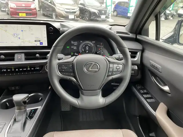 レクサス ＵＸ 250h グレイスフル エクスプローラー 東京都 2024(令6)年 0.8万km ソニッククロム 外部検査済み/ワンオーナー/純正ナビ/・Bluetoothオーディオ/フルセグTV/Lexus Safety System ＋/特別仕様車専用L texシート/・前席シートヒーター/ベンチレーション/パワーシート/ハンズフリーパワーバックドア/ブラインドスポットモニター/パノラミックビューモニター/アクセサリーコンセント（AC100V・1500W）/寒冷地仕様/ETC2.0/保証書/取扱説明書/スペアキー2本