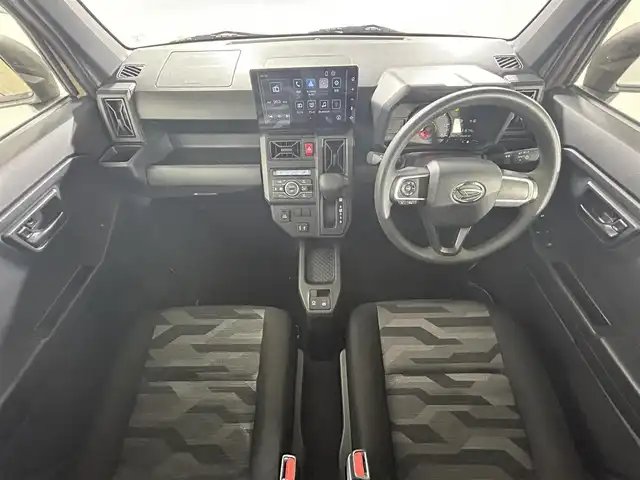 ダイハツ タフト X 佐賀県 2024(令6)年 3.2万km サンドベージュメタリック 純正8型ディスプレイオーディオ/ＡＭ/ＦＭ/Bluetooth/フルセグTV/アンドロイドオート/Apple Carplay/バックカメラ/衝突被害軽減システム/レーンアシスト/コーナーセンサー/ビルトインETC/LEDヘッドライト/オートエアコン/盗難防止装置/横滑り防止装置/車線逸脱警報/オートライト/オートマチックハイビーム/スマートキー/プッシュスタート/電子パーキング/オートブレーキホールド/純正フロアマット/純正15インチアルミホイール	/ステアリングスイッチ/電動格納ミラー