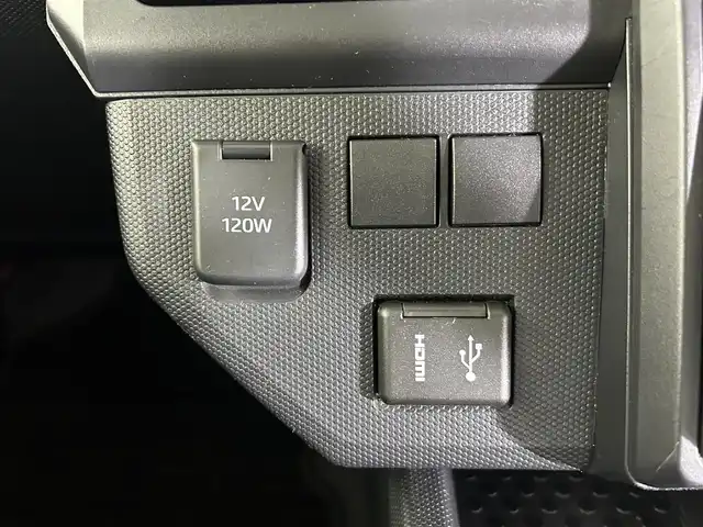 ダイハツ タフト X 佐賀県 2024(令6)年 3.2万km サンドベージュメタリック 純正8型ディスプレイオーディオ/ＡＭ/ＦＭ/Bluetooth/フルセグTV/アンドロイドオート/Apple Carplay/バックカメラ/衝突被害軽減システム/レーンアシスト/コーナーセンサー/ビルトインETC/LEDヘッドライト/オートエアコン/盗難防止装置/横滑り防止装置/車線逸脱警報/オートライト/オートマチックハイビーム/スマートキー/プッシュスタート/電子パーキング/オートブレーキホールド/純正フロアマット/純正15インチアルミホイール	/ステアリングスイッチ/電動格納ミラー