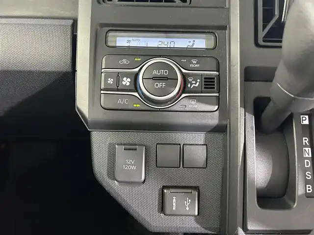 ダイハツ タフト X 佐賀県 2024(令6)年 3.2万km サンドベージュメタリック 純正8型ディスプレイオーディオ/ＡＭ/ＦＭ/Bluetooth/フルセグTV/アンドロイドオート/Apple Carplay/バックカメラ/衝突被害軽減システム/レーンアシスト/コーナーセンサー/ビルトインETC/LEDヘッドライト/オートエアコン/盗難防止装置/横滑り防止装置/車線逸脱警報/オートライト/オートマチックハイビーム/スマートキー/プッシュスタート/電子パーキング/オートブレーキホールド/純正フロアマット/純正15インチアルミホイール	/ステアリングスイッチ/電動格納ミラー