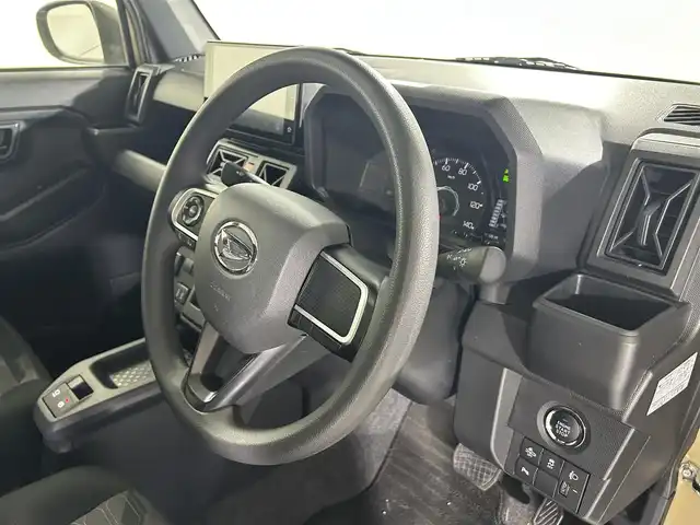ダイハツ タフト X 佐賀県 2024(令6)年 3.2万km サンドベージュメタリック 純正8型ディスプレイオーディオ/ＡＭ/ＦＭ/Bluetooth/フルセグTV/アンドロイドオート/Apple Carplay/バックカメラ/衝突被害軽減システム/レーンアシスト/コーナーセンサー/ビルトインETC/LEDヘッドライト/オートエアコン/盗難防止装置/横滑り防止装置/車線逸脱警報/オートライト/オートマチックハイビーム/スマートキー/プッシュスタート/電子パーキング/オートブレーキホールド/純正フロアマット/純正15インチアルミホイール	/ステアリングスイッチ/電動格納ミラー