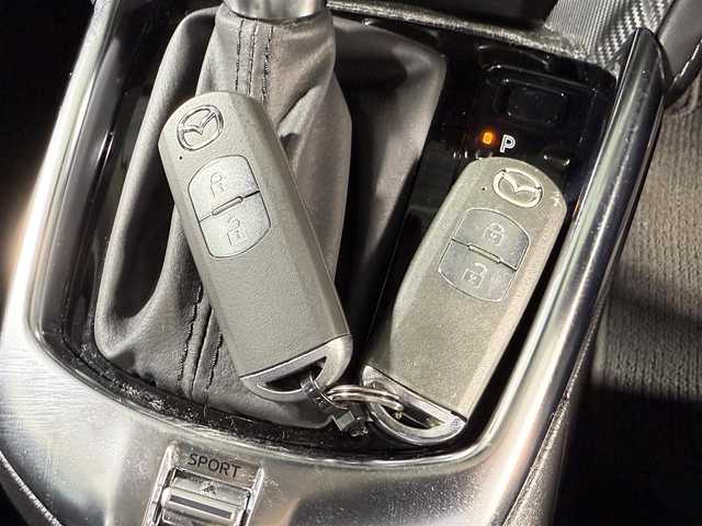 マツダ デミオ 13S ツーリング 広島県 2017(平29)年 6.7万km ディープクリスタルブルーマイカ スマートシティブレーキサポート/レーンキープアシスト/ブラインドスポットモニター/マツダコネクトナビ/CD/DVD/フルセグTV/Bluetooth/バックカメラ /ヘッドアップディスプレイ/ステアリングリモコン/前席シートヒーター/LEDオートライト/トノカバー/ドアバイザー/スマートキー/プッシュスタート/スペアキー