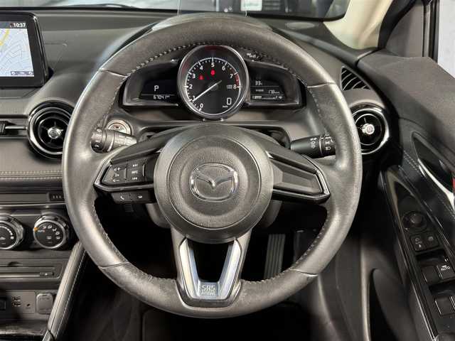 マツダ デミオ 13S ツーリング 広島県 2017(平29)年 6.7万km ディープクリスタルブルーマイカ スマートシティブレーキサポート/レーンキープアシスト/ブラインドスポットモニター/マツダコネクトナビ/CD/DVD/フルセグTV/Bluetooth/バックカメラ /ヘッドアップディスプレイ/ステアリングリモコン/前席シートヒーター/LEDオートライト/トノカバー/ドアバイザー/スマートキー/プッシュスタート/スペアキー