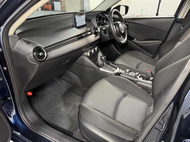 マツダ デミオ 13S ツーリング 広島県 2017(平29)年 6.7万km ディープクリスタルブルーマイカ スマートシティブレーキサポート/レーンキープアシスト/ブラインドスポットモニター/マツダコネクトナビ/CD/DVD/フルセグTV/Bluetooth/バックカメラ /ヘッドアップディスプレイ/ステアリングリモコン/前席シートヒーター/LEDオートライト/トノカバー/ドアバイザー/スマートキー/プッシュスタート/スペアキー