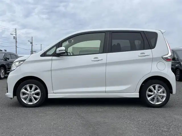 日産 デイズ ハイウェイスターX 道央・札幌 2016(平28)年 4.9万km ホワイトパール 4WD/純正ディーラーOPナビ/AM/FM/BT/SD/ DVD/フルセグ/衝突被害軽減ブレーキ/横滑り防止装置/バックカメラ/サイドカメラ/フロントカメラ/全方位カメラ/ETC/ドライブレコーダー/アイドリングストップ/D席シートヒーター/革巻きステアリング/プッシュスタート/スマートキー/キセノンヘッドライト/オートライト/オートマチックハイビーム/フォグランプ/電動格納ミラー/ウィンカーミラー/純正フロアマット/スペアキー