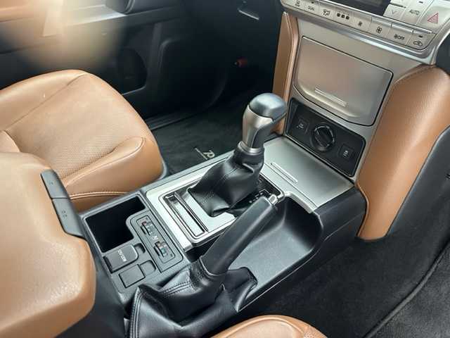 トヨタ ランドクルーザー プラド TX-L 70thアニバーサリーLTD 兵庫県 2022(令4)年 6.9万km ブラック ワンオーナー/サンルーフ/タンレザーシート/アルパイン9インチナビ【X9NX】/・フルセグTV/・バックカメラ/・CD/DVD/SD/USB/・アップルカープレイ/・アンドロイドオート/プリクラッシュセーフティ/オートクルーズコントロール/LEDヘッドランプ/オートライト/オートマチックビーム/前席パワーシート(シートヒーター/クーラー)/純正18インチAW/純正フロアマット/前後ドライブレコーダー/ドアバイザー/ETC/保証書/取扱説明書