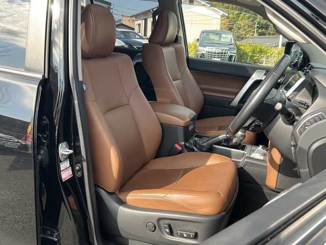 トヨタ ランドクルーザー プラド TX-L 70thアニバーサリーLTD 京都府 2022(令4)年 6.9万km ブラック ワンオーナー/サンルーフ/タンレザーシート/アルパイン9インチナビ【X9NX】/・フルセグTV/・バックカメラ/・CD/DVD/SD/USB/・apple car play/・アンドロイドオート/プリクラッシュセーフティ/オートクルーズコントロール/LEDヘッドランプ/オートライト/オートマチックビーム/前席パワーシート(シートヒーター/クーラー)/純正18インチAW/純正フロアマット/前後ドライブレコーダー/ドアバイザー/ETC/保証書/取扱説明書