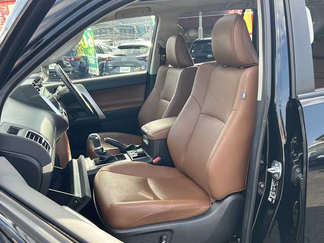 トヨタ ランドクルーザー プラド TX-L 70thアニバーサリーLTD 京都府 2022(令4)年 6.9万km ブラック ワンオーナー/サンルーフ/タンレザーシート/アルパイン9インチナビ【X9NX】/・フルセグTV/・バックカメラ/・CD/DVD/SD/USB/・apple car play/・アンドロイドオート/プリクラッシュセーフティ/オートクルーズコントロール/LEDヘッドランプ/オートライト/オートマチックビーム/前席パワーシート(シートヒーター/クーラー)/純正18インチAW/純正フロアマット/前後ドライブレコーダー/ドアバイザー/ETC/保証書/取扱説明書