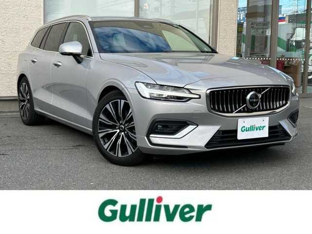 ボルボ ボルボ Ｖ６０ アルティメット B4 大阪府 2023(令5)年 1.8万km シルバー ワンオーナー/ｈａｒｍａｎｋａｒｄｏｎ　/純正ｇｏｏｇｌｅ9インチナビ/ヘッドアップディスプレイ/アラウンドビューモニター/ブラインドスポットモニター/前席メモリシート/前席パワーシート/前席ヒートシート/前席エアシート/ハンドルヒーター/電動リアゲート/前後コーナーセンサー/レーダークルーズコントロール/レーンキープアシスト/衝突被害軽減システム/横滑り防止装置/アイドリングストップ/プッシュスタート/スペアキー