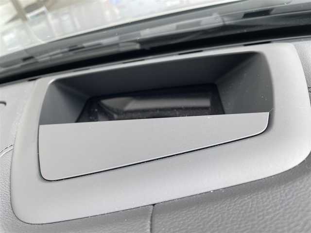 ボルボ ボルボ Ｖ６０ アルティメット B4 大阪府 2023(令5)年 1.8万km シルバー ワンオーナー/ｈａｒｍａｎｋａｒｄｏｎ　/純正ｇｏｏｇｌｅ9インチナビ/ヘッドアップディスプレイ/アラウンドビューモニター/ブラインドスポットモニター/前席メモリシート/前席パワーシート/前席ヒートシート/前席エアシート/ハンドルヒーター/電動リアゲート/前後コーナーセンサー/レーダークルーズコントロール/レーンキープアシスト/衝突被害軽減システム/横滑り防止装置/アイドリングストップ/プッシュスタート/スペアキー