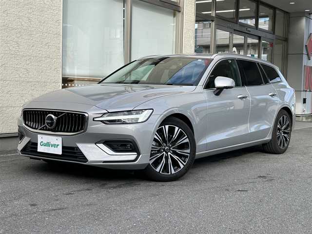 ボルボ ボルボ Ｖ６０ アルティメット B4 大阪府 2023(令5)年 1.8万km シルバー ワンオーナー/ｈａｒｍａｎｋａｒｄｏｎ　/純正ｇｏｏｇｌｅ9インチナビ/ヘッドアップディスプレイ/アラウンドビューモニター/ブラインドスポットモニター/前席メモリシート/前席パワーシート/前席ヒートシート/前席エアシート/ハンドルヒーター/電動リアゲート/前後コーナーセンサー/レーダークルーズコントロール/レーンキープアシスト/衝突被害軽減システム/横滑り防止装置/アイドリングストップ/プッシュスタート/スペアキー