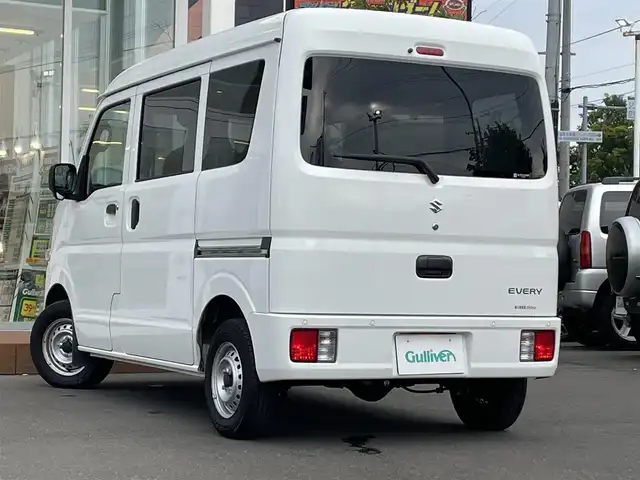 スズキ エブリイ PA 道央・札幌 2024(令6)年 1.1万km スペリアホワイト ・４WD/・ワンオーナー/・純正オーディオ/　FM/AM/・衝突軽減ブレーキ/・レーンキープアシスト/・横滑り防止装置/・クリアランスソナー/・オートライト/・アイドリングストップ/・ヘッドライトレベライザー/・純正フロアマット/・積込冬タイヤスチールホイールセット/・取扱説明書/・保証書/・スペアキー
