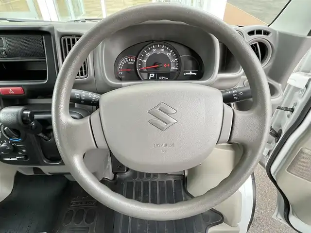 スズキ エブリイ PA 道央・札幌 2024(令6)年 1.1万km スペリアホワイト ・４WD/・ワンオーナー/・純正オーディオ/　FM/AM/・衝突軽減ブレーキ/・レーンキープアシスト/・横滑り防止装置/・クリアランスソナー/・オートライト/・アイドリングストップ/・ヘッドライトレベライザー/・純正フロアマット/・積込冬タイヤスチールホイールセット/・取扱説明書/・保証書/・スペアキー