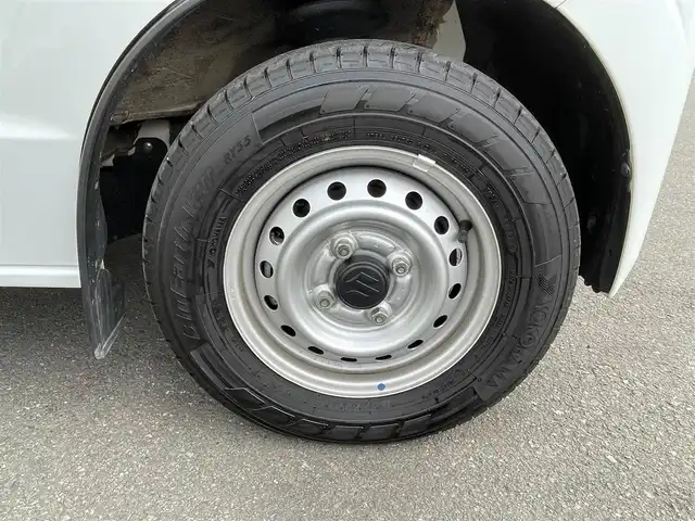 スズキ エブリイ PA 道央・札幌 2024(令6)年 1.1万km スペリアホワイト ・４WD/・ワンオーナー/・純正オーディオ/　FM/AM/・衝突軽減ブレーキ/・レーンキープアシスト/・横滑り防止装置/・クリアランスソナー/・オートライト/・アイドリングストップ/・ヘッドライトレベライザー/・純正フロアマット/・積込冬タイヤスチールホイールセット/・取扱説明書/・保証書/・スペアキー