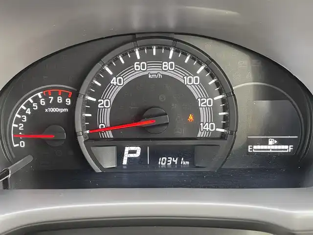 スズキ エブリイ PA 道央・札幌 2024(令6)年 1.1万km スペリアホワイト ・４WD/・ワンオーナー/・純正オーディオ/　FM/AM/・衝突軽減ブレーキ/・レーンキープアシスト/・横滑り防止装置/・クリアランスソナー/・オートライト/・アイドリングストップ/・ヘッドライトレベライザー/・純正フロアマット/・積込冬タイヤスチールホイールセット/・取扱説明書/・保証書/・スペアキー