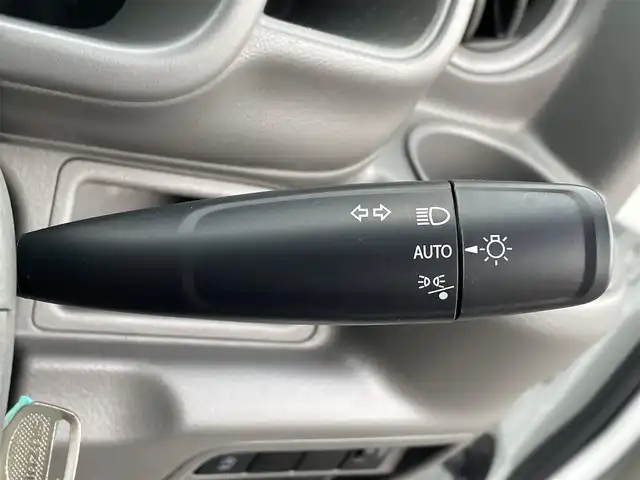 スズキ エブリイ PA 道央・札幌 2024(令6)年 1.1万km スペリアホワイト ・４WD/・ワンオーナー/・純正オーディオ/　FM/AM/・衝突軽減ブレーキ/・レーンキープアシスト/・横滑り防止装置/・クリアランスソナー/・オートライト/・アイドリングストップ/・ヘッドライトレベライザー/・純正フロアマット/・積込冬タイヤスチールホイールセット/・取扱説明書/・保証書/・スペアキー