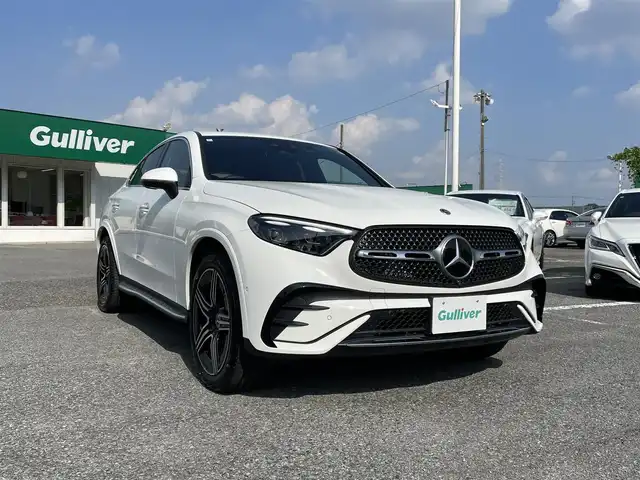 メルセデス・ベンツ Ｍ・ベンツ ＧＬＣ３５０ｅ 4マチック クーペスポーツ EDスター 千葉県 2024(令6)年 0.3万km ポーラホワイト ワンオーナー/AMGレザーエクスクルーシブパッケージ/黒レザーシート/360°カメラ/MBUXマルチメディアシステム/ARナビゲーション/前席パワーシート/全席シートヒーター/エレクトリックテールゲート/パーキングアシスト/アダプティブクルーズコントロール/アクティブブレーキアシスト/アクティブレーンキーピングアシスト/アクティブステアリングアシスト/アクティブレーンチェンジアシスト/アクティブディスタンスアシストコントロール/ブラインドスポットアシスト/トラフィックサインアシスト/ダイナミックロービームヘッドライト/ハローメルセデス/ブルメスターサウンドシステム/純正20インチアルミホイール/パドルシフト/ヘッドアップディスプレイ/キーレスゴー×2/純正前後ドライブレコーダー/パークトロニック/64色アンビエントライト/