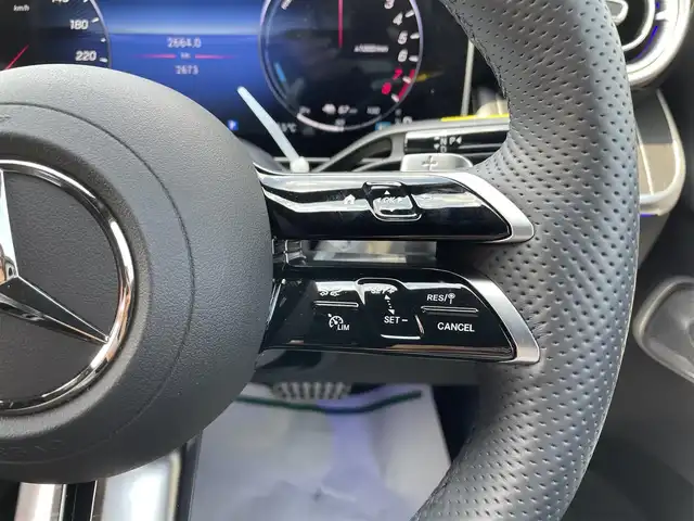 メルセデス・ベンツ Ｍ・ベンツ ＧＬＣ３５０ｅ 4マチック クーペスポーツ EDスター 千葉県 2024(令6)年 0.3万km ポーラホワイト ワンオーナー/AMGレザーエクスクルーシブパッケージ/黒レザーシート/360°カメラ/MBUXマルチメディアシステム/ARナビゲーション/前席パワーシート/全席シートヒーター/エレクトリックテールゲート/パーキングアシスト/アダプティブクルーズコントロール/アクティブブレーキアシスト/アクティブレーンキーピングアシスト/アクティブステアリングアシスト/アクティブレーンチェンジアシスト/アクティブディスタンスアシストコントロール/ブラインドスポットアシスト/トラフィックサインアシスト/ダイナミックロービームヘッドライト/ハローメルセデス/ブルメスターサウンドシステム/純正20インチアルミホイール/パドルシフト/ヘッドアップディスプレイ/キーレスゴー×2/純正前後ドライブレコーダー/パークトロニック/64色アンビエントライト/