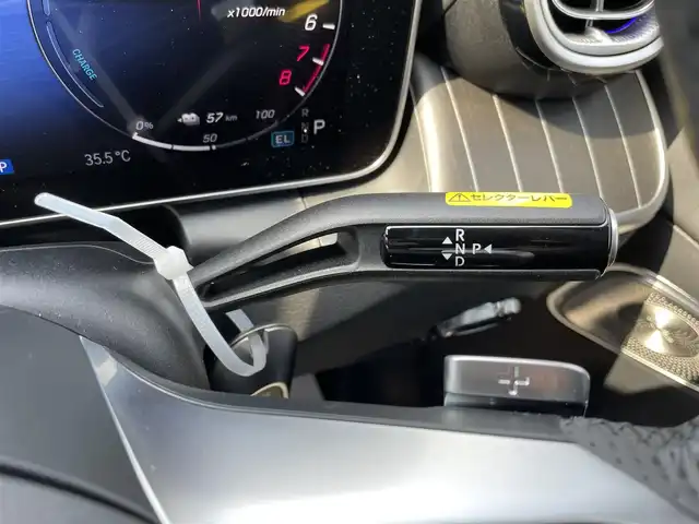 メルセデス・ベンツ Ｍ・ベンツ ＧＬＣ３５０ｅ 4マチック クーペスポーツ EDスター 千葉県 2024(令6)年 0.3万km ポーラホワイト ワンオーナー/AMGレザーエクスクルーシブパッケージ/黒レザーシート/360°カメラ/MBUXマルチメディアシステム/ARナビゲーション/前席パワーシート/全席シートヒーター/エレクトリックテールゲート/パーキングアシスト/アダプティブクルーズコントロール/アクティブブレーキアシスト/アクティブレーンキーピングアシスト/アクティブステアリングアシスト/アクティブレーンチェンジアシスト/アクティブディスタンスアシストコントロール/ブラインドスポットアシスト/トラフィックサインアシスト/ダイナミックロービームヘッドライト/ハローメルセデス/ブルメスターサウンドシステム/純正20インチアルミホイール/パドルシフト/ヘッドアップディスプレイ/キーレスゴー×2/純正前後ドライブレコーダー/パークトロニック/64色アンビエントライト/