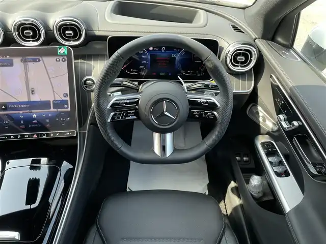メルセデス・ベンツ Ｍ・ベンツ ＧＬＣ３５０ｅ 4マチック クーペスポーツ EDスター 千葉県 2024(令6)年 0.3万km ポーラホワイト ワンオーナー/AMGレザーエクスクルーシブパッケージ/黒レザーシート/360°カメラ/MBUXマルチメディアシステム/ARナビゲーション/前席パワーシート/全席シートヒーター/エレクトリックテールゲート/パーキングアシスト/アダプティブクルーズコントロール/アクティブブレーキアシスト/アクティブレーンキーピングアシスト/アクティブステアリングアシスト/アクティブレーンチェンジアシスト/アクティブディスタンスアシストコントロール/ブラインドスポットアシスト/トラフィックサインアシスト/ダイナミックロービームヘッドライト/ハローメルセデス/ブルメスターサウンドシステム/純正20インチアルミホイール/パドルシフト/ヘッドアップディスプレイ/キーレスゴー×2/純正前後ドライブレコーダー/パークトロニック/64色アンビエントライト/