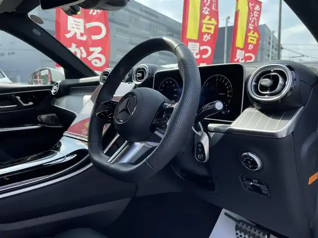 メルセデス・ベンツ Ｍ・ベンツ ＧＬＣ３５０ｅ 4マチック クーペスポーツ EDスター 千葉県 2024(令6)年 0.3万km ポーラホワイト ワンオーナー/AMGレザーエクスクルーシブパッケージ/黒レザーシート/360°カメラ/MBUXマルチメディアシステム/ARナビゲーション/前席パワーシート/全席シートヒーター/エレクトリックテールゲート/パーキングアシスト/アダプティブクルーズコントロール/アクティブブレーキアシスト/アクティブレーンキーピングアシスト/アクティブステアリングアシスト/アクティブレーンチェンジアシスト/アクティブディスタンスアシストコントロール/ブラインドスポットアシスト/トラフィックサインアシスト/ダイナミックロービームヘッドライト/ハローメルセデス/ブルメスターサウンドシステム/純正20インチアルミホイール/パドルシフト/ヘッドアップディスプレイ/キーレスゴー×2/純正前後ドライブレコーダー/パークトロニック/64色アンビエントライト/