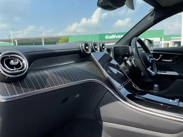 メルセデス・ベンツ Ｍ・ベンツ ＧＬＣ３５０ｅ 4マチック クーペスポーツ EDスター 千葉県 2024(令6)年 0.3万km ポーラホワイト ワンオーナー/AMGレザーエクスクルーシブパッケージ/黒レザーシート/360°カメラ/MBUXマルチメディアシステム/ARナビゲーション/前席パワーシート/全席シートヒーター/エレクトリックテールゲート/パーキングアシスト/アダプティブクルーズコントロール/アクティブブレーキアシスト/アクティブレーンキーピングアシスト/アクティブステアリングアシスト/アクティブレーンチェンジアシスト/アクティブディスタンスアシストコントロール/ブラインドスポットアシスト/トラフィックサインアシスト/ダイナミックロービームヘッドライト/ハローメルセデス/ブルメスターサウンドシステム/純正20インチアルミホイール/パドルシフト/ヘッドアップディスプレイ/キーレスゴー×2/純正前後ドライブレコーダー/パークトロニック/64色アンビエントライト/