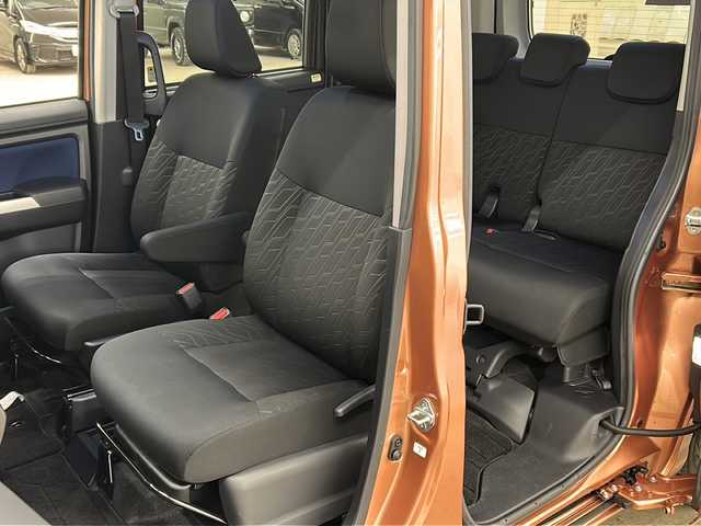 トヨタ ルーミー カスタムG S 道央・札幌 2018(平30)年 3万km ブラックマイカメタリック/ブリリアントカッパークリスタルマイカ 2トーン ワンオーナー//HDDナビ//フルセグテレビ//バックカメラ//アイドリングストップ//クルーズコントロール//プッシュスタート//両側パワースライドドア//ETC//オートライト//ドライブレコーダー//シートヒーター//エンジンスターター