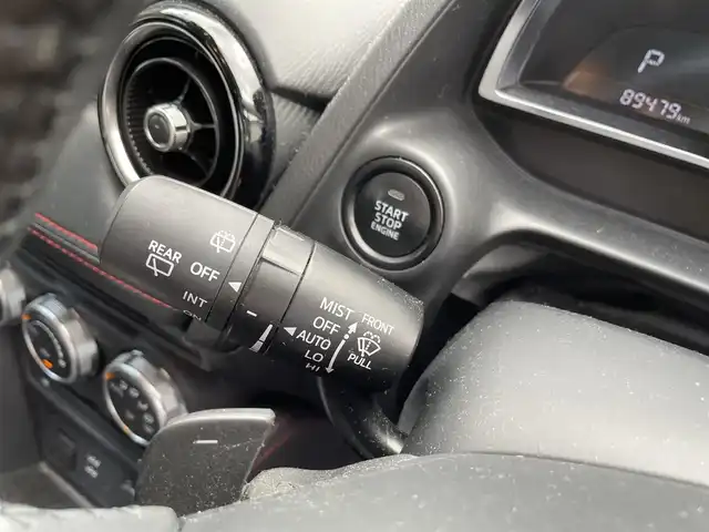 マツダ デミオ XD ツーリング 三重県 2016(平28)年 9万km スノーフレイクホワイトパールマイカ 登録時89478km/禁煙車/純正メーカーオプションナビ/・フルセグ・Ｂｌｕｅｔｏｏｔｈ・CD/DVD・AUX/・USB・SD・AM/FM/クルーズコントロール/前席シートヒーター/バックカメラ/パドルシフト/バックカメラ/衝突軽減ブレーキ/ビルドインＥＴＣ/ターボ/軽油/純正１６インチアルミホイール/HUD/簡易MTモード付ATシフト/アイドリングストップ/LEDヘッドライト/純正フロアマット