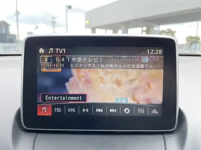 マツダ デミオ XD ツーリング 三重県 2016(平28)年 9万km スノーフレイクホワイトパールマイカ 登録時89478km/禁煙車/純正メーカーオプションナビ/・フルセグ・Ｂｌｕｅｔｏｏｔｈ・CD/DVD・AUX/・USB・SD・AM/FM/クルーズコントロール/前席シートヒーター/バックカメラ/パドルシフト/バックカメラ/衝突軽減ブレーキ/ビルドインＥＴＣ/ターボ/軽油/純正１６インチアルミホイール/HUD/簡易MTモード付ATシフト/アイドリングストップ/LEDヘッドライト/純正フロアマット