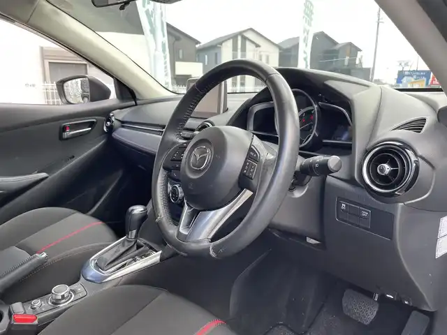 マツダ デミオ XD ツーリング 三重県 2016(平28)年 9万km スノーフレイクホワイトパールマイカ 登録時89478km/禁煙車/純正メーカーオプションナビ/・フルセグ・Ｂｌｕｅｔｏｏｔｈ・CD/DVD・AUX/・USB・SD・AM/FM/クルーズコントロール/前席シートヒーター/バックカメラ/パドルシフト/バックカメラ/衝突軽減ブレーキ/ビルドインＥＴＣ/ターボ/軽油/純正１６インチアルミホイール/HUD/簡易MTモード付ATシフト/アイドリングストップ/LEDヘッドライト/純正フロアマット