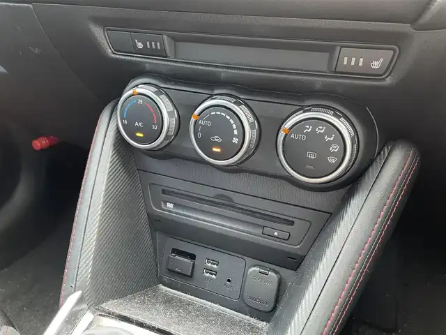 マツダ デミオ XD ツーリング 三重県 2016(平28)年 9万km スノーフレイクホワイトパールマイカ 登録時89478km/禁煙車/純正メーカーオプションナビ/・フルセグ・Ｂｌｕｅｔｏｏｔｈ・CD/DVD・AUX/・USB・SD・AM/FM/クルーズコントロール/前席シートヒーター/バックカメラ/パドルシフト/バックカメラ/衝突軽減ブレーキ/ビルドインＥＴＣ/ターボ/軽油/純正１６インチアルミホイール/HUD/簡易MTモード付ATシフト/アイドリングストップ/LEDヘッドライト/純正フロアマット