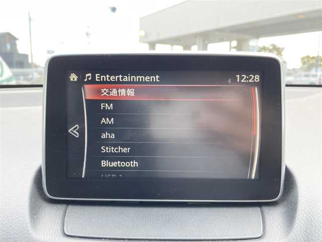 マツダ デミオ XD ツーリング 三重県 2016(平28)年 9万km スノーフレイクホワイトパールマイカ 登録時89478km/禁煙車/純正メーカーオプションナビ/・フルセグ・Ｂｌｕｅｔｏｏｔｈ・CD/DVD・AUX/・USB・SD・AM/FM/クルーズコントロール/前席シートヒーター/バックカメラ/パドルシフト/バックカメラ/衝突軽減ブレーキ/ビルドインＥＴＣ/ターボ/軽油/純正１６インチアルミホイール/HUD/簡易MTモード付ATシフト/アイドリングストップ/LEDヘッドライト/純正フロアマット