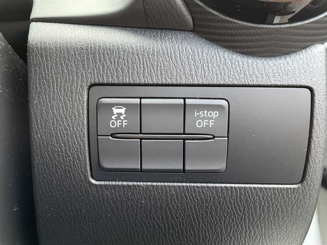 マツダ デミオ XD ツーリング 三重県 2016(平28)年 9万km スノーフレイクホワイトパールマイカ 登録時89478km/禁煙車/純正メーカーオプションナビ/・フルセグ・Ｂｌｕｅｔｏｏｔｈ・CD/DVD・AUX/・USB・SD・AM/FM/クルーズコントロール/前席シートヒーター/バックカメラ/パドルシフト/バックカメラ/衝突軽減ブレーキ/ビルドインＥＴＣ/ターボ/軽油/純正１６インチアルミホイール/HUD/簡易MTモード付ATシフト/アイドリングストップ/LEDヘッドライト/純正フロアマット